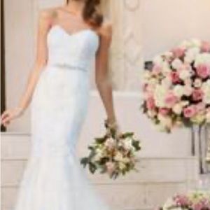 Size 10 fit and flare mermaid style wedding dress